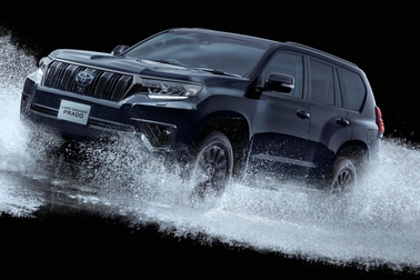 特別仕様車TX“Lパッケージ・Black Edition”(2.8Lディーゼル車7人乗り)