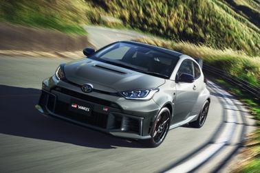 RZ“High performance” + Aero performance package［GR-DAT（8AT・4WD）］