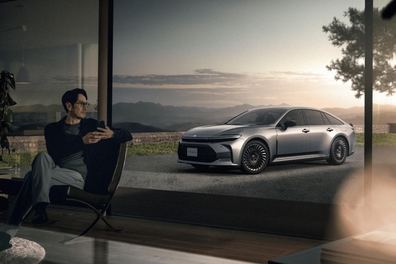 【モデル入り素材】Z（ハイブリッド車）