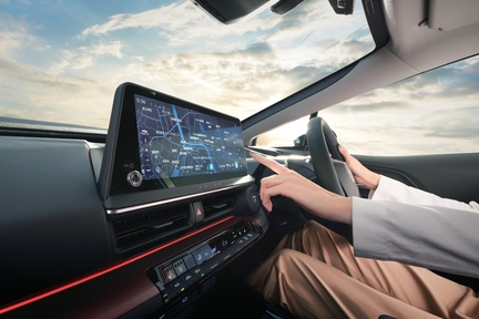 【モデル入り素材】Z（ハイブリッド・2WD）