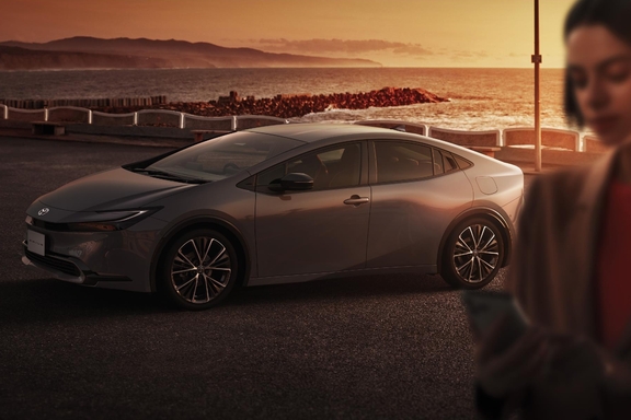 【モデル入り素材】Z（ハイブリッド・2WD）