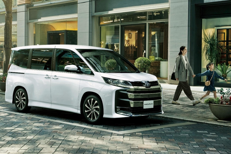 【モデル入り素材】S-Z（ハイブリッド・2WD・7人乗り）