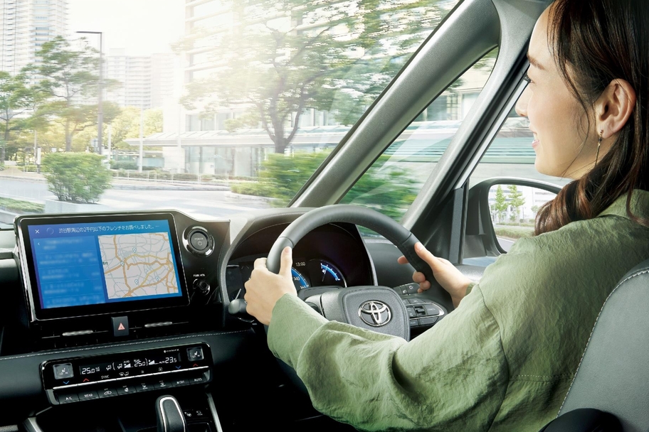 【モデル入り素材】S-Z（ハイブリッド・2WD・7人乗り）