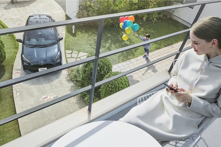 【モデル入り素材】Z（ハイブリッド・2WD）ボディカラーのブラック〈202〉×マッシブグレー〈1L6〉［M22］