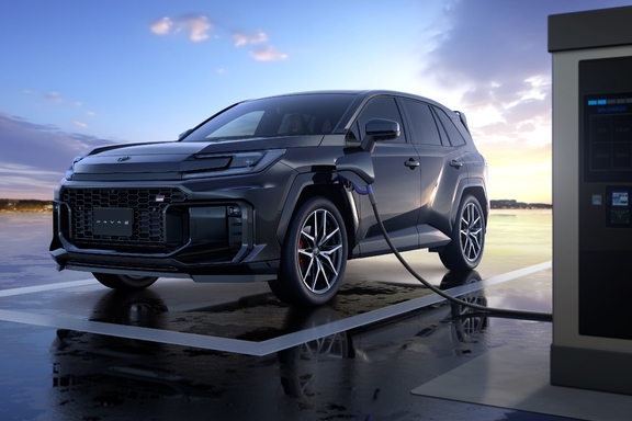 GR SPORT（プラグインハイブリッド）